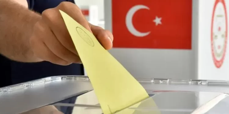 أتراك الخارج يصوتون لاختيار رئيس جديد في جولة الإعادة