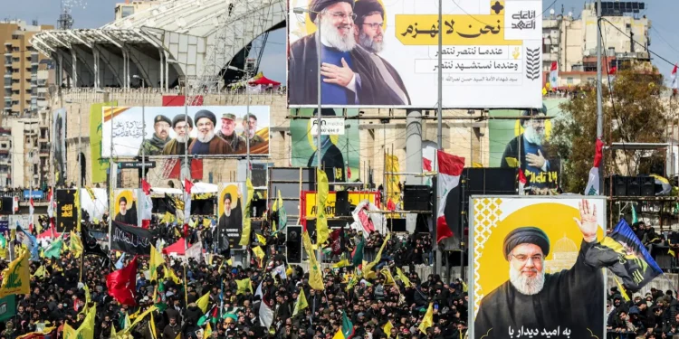 “وول ستريت جورنال”: “حزب الله” جمد تعويضات مالية لعناصره خلال الفترة الأخيرة