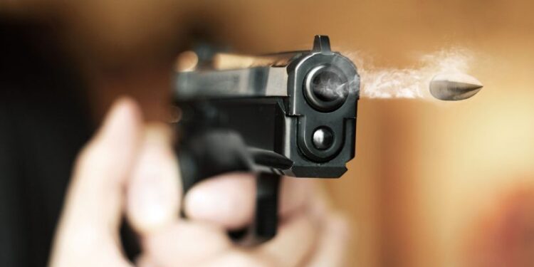 “فيديو” استاذ جامعي يغدر بزميلته الجامعية في البصرة