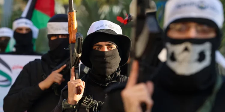 سياسة النفس الطويل.. حماس تستدرج إسرائيل لـ”ورطة” في غزة