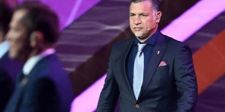 إيران تغيّر مسار رحلة جوية لإيقاف عائلة علي دائي