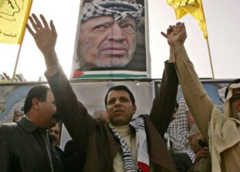أي دور يؤديه محمد دحلان في إدارة غزة بعد الحرب؟