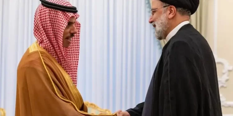 رئيسي بعد لقاء وزير خارجية السعودية: مصالح البلدين تكمن في الحوار والتفاعل