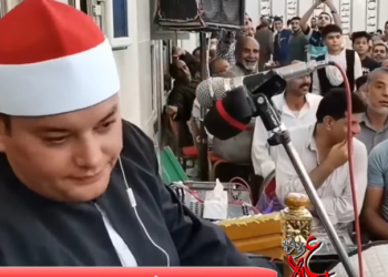 مصر.. صاحب واقعة “تنقيط قارئ القرآن الكريم” يعلق على تصرفه عقب جدل كبير