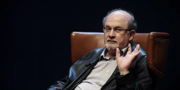 واشنطن تدرس عقوبات صارمة ضد كيانات إيرانية دعمت اغتيال سلمان رشدي