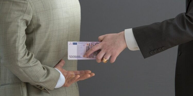 العراق في المرتبة 163 عالميا بمؤشر الرشوة العالمي والأردن الأقل مخاطرة بين العرب