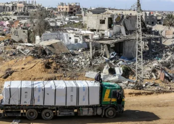 بريطانيا وفرنسا وألمانيا تطالب إسرائيل بالوفاء بالتزاماتها الإنسانية للفلسطينيين