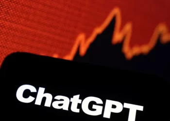 سباق تسلح من نوع آخر.. هكذا ستتحدى “غوغل” روبوت “ChatGPT”