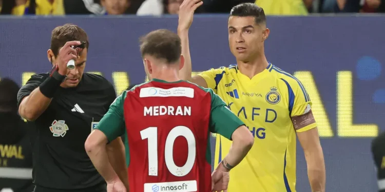 هل أصبح رونالدو “عبئا” على النصر السعودي؟