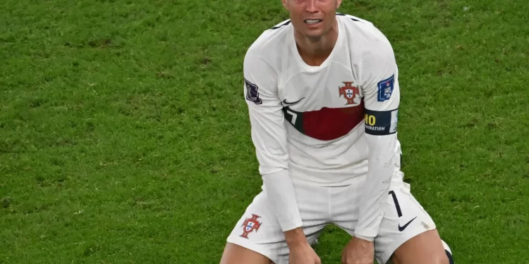 مشهد النهاية.. رونالدو يودع كأس العالم باكيا على يد المغاربة