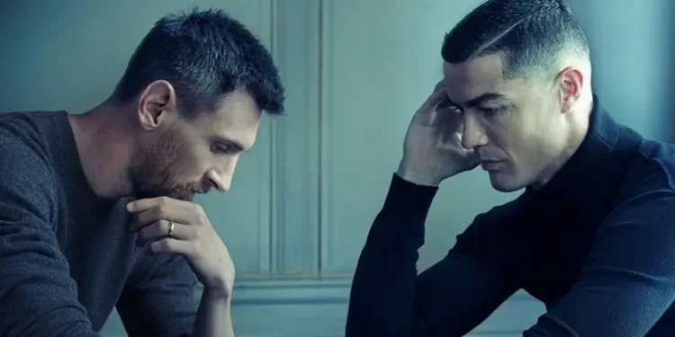 صورة أثارت إعجاب الملايين.. رونالدو وميسي في مواجهة شطرنج