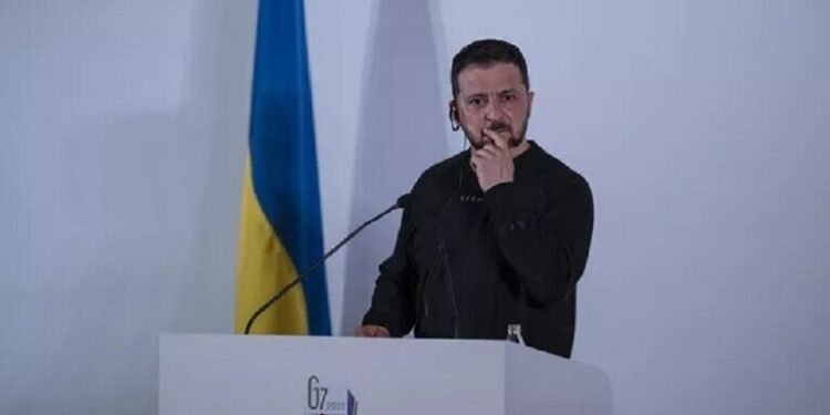 تصريح لزيلينسكي يصدم مستخدمي الإنترنت: هل فقد الرجل عقله فعلا