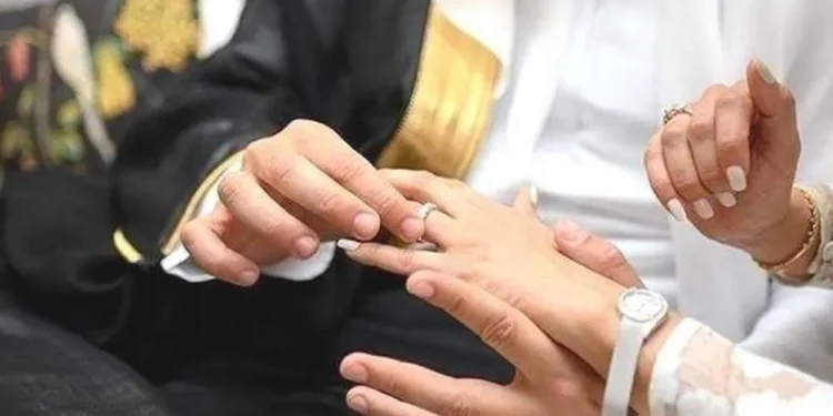 الحكومة الكويتية ترفع الحد الأدنى لسن الزواج من “15 الى 18” عام