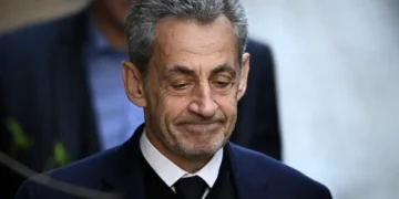 ساركوزي يدخل السجن برفقة “يسوع و مونت كريستو”