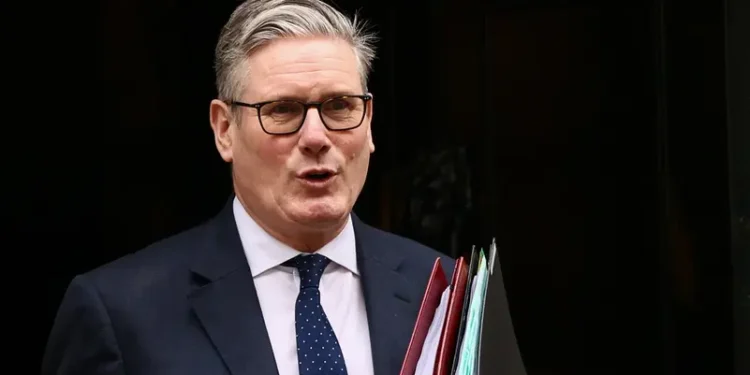 ستارمر: واشنطن تستخدم قواعدنا لقصف منصات صواريخ إيران