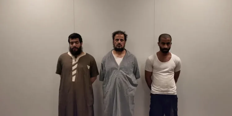 الأمن الكويتي يلقي القبض على سجناء هاربين من محبسهم