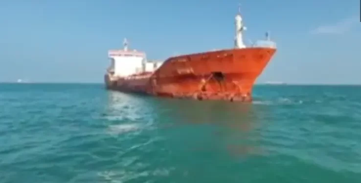 إعلام إيراني: الحرس الثوري احتجز سفينة تحمل 11 مليون لتر من الوقود