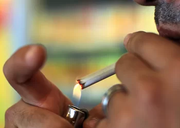 “وثيقة تكشف” حجم الانفاق المالي للمصريين على تدخين السكائر  في عام واحد ؟