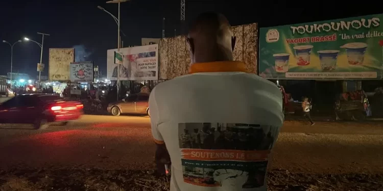 سكان النيجر يحرسون عاصمتهم ليلاً تحسباً لأي تسلل أو تدخل أجنبي