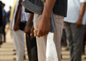 “أميركية وروسية وإسرائيلية”.. الحرب تنعش تجارة الأسلحة في شرق السودان
