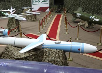 باب المندب في مرمى نيران الحوثيين وخيارات الرد الأمريكي قائمة