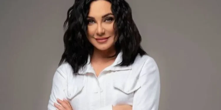 سلاف فواخرجي “وثيقة” زواجي من بشار الأسد غير صحيحة