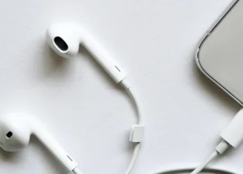 سماعات الأذن تتسبب بنقل المخدرات الرقمية الى الانسان؟