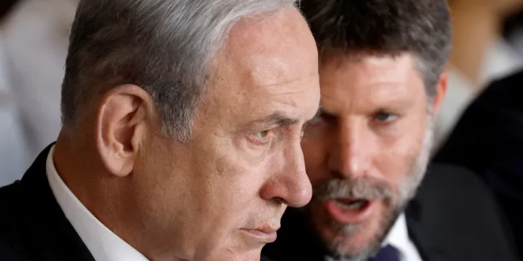 سموتريتش “الغاضب” في اجتماع مغلق.. يتهم نتنياهو بـ”الخيانة”