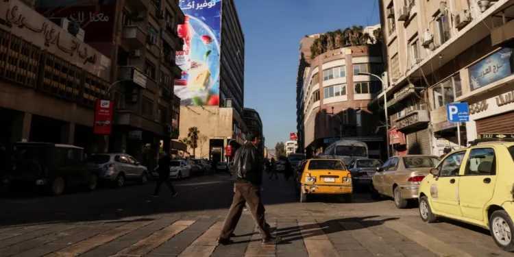 وضع اقتصادي عقيم.. وسر طائرة محملة بالأموال وصلت مطار دمشق