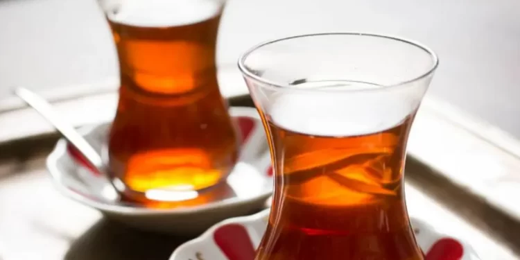 ضررها كبير.. 5 أطعمة لا تأكلها عندما تشرب الشاي