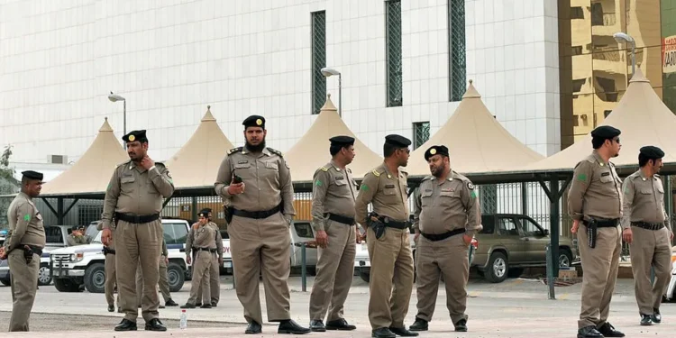 السعودية تنفذ حكم الإعدام بمواطنين ادينوا “بالخيانة والإرهاب”