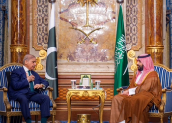 شهباز شريف يؤكد للأمير محمد بن سلمان دعم باكستان الكامل لأمن السعودية