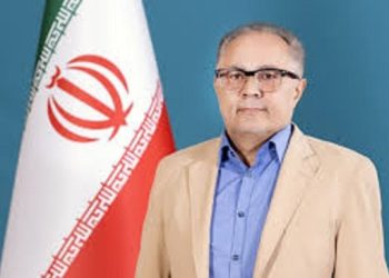 “رحلة قطبية فاخرة” تتسبب بإقالة مساعد الرئيس الإيراني