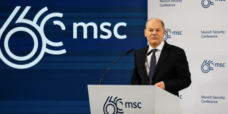 المستشار الألماني: لا يجب أن تفتح جبهة جديدة شمال إسرائيل