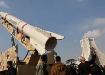 الجيش الإيراني:سنرد بقوة على أي خطأ ولن نساوم على مصالحنا