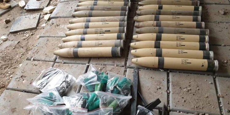 الاستخبارات العسكرية العراقية تلقي القبض على سيارة محملة بصواريخ وقاذفات قادمة من ايران