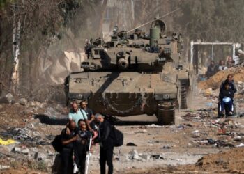 كاتب إسرائيلي: لن ننتصر… إلا باحتلال غزة!
