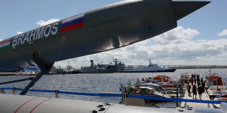 أميركا تطور منظومة أقمار صناعية لتتبع أسلحة أسرع من الصوت