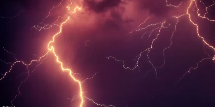 علماء فرنسيون يبتكرون حلا ثوريا لتقليل أضرار الصواعق