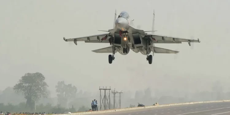 “قنبلة في الجو”.. طائرة إيرانية تثير الذعر بالأجواء الهندية