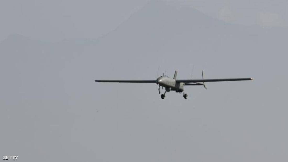 طائرة مسيرة تستهدف شحنة أسلحة قرب الحدود السورية – العراقية