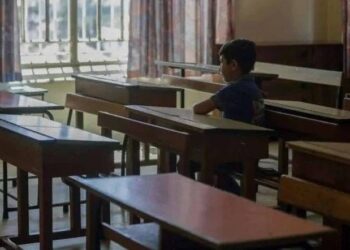 في لبنان.. معلمة تطرد تلميذًا رفض التبرع لحزب الله!