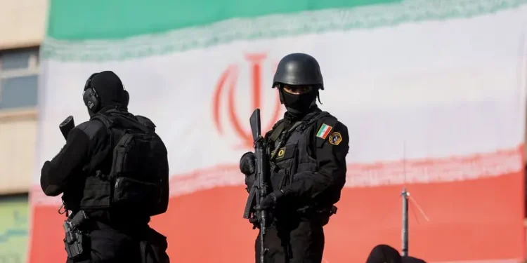 مسؤول: ألفي قتيل بالاحتجاجات.. ودول غربية تدعو رعاياها لمغادرة إيران