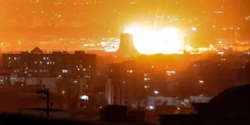 مخازن وقود وطائرات مقاتلة ومحافظة إيرانية في مرمى النار