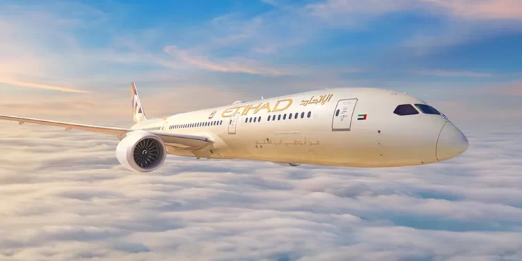 الإمارات تعتمد “الحياد الصفري” في الطيران.. ماذا يعني ذلك؟