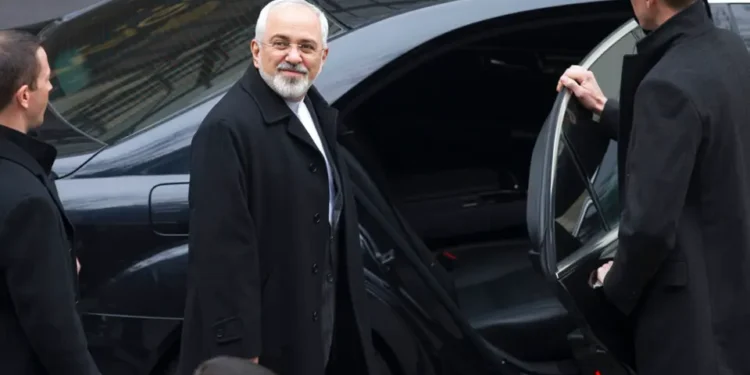 “بعد اتهامه بالخيانة والجهل” ايران تعيد ظريف الى الواجهة الدبلوماسية من جديد