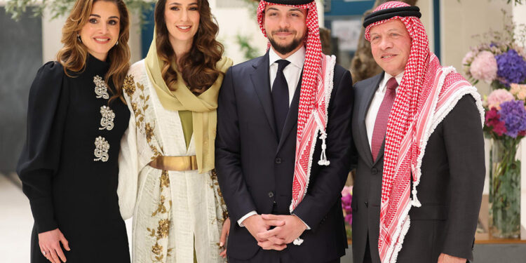 “الموكب الأحمر”.. ومراسيم عقد قران “الأمير حسين” ولي العهد الأردني الهاشمي