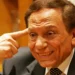 هل اعتزل الزعيم عادل إمام الفن فعلاً؟.. شقيقه المنتج عصام يفجر مفاجأة