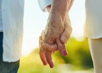 عقد قران “استثنائي” في العراق.. العروسان تخطى عمرهما الـ90!