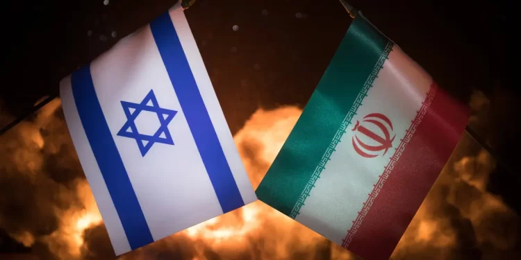 اتهامات إسرائيلية لشركتي طيران إيرانيتين بتهريب الأسلحة
